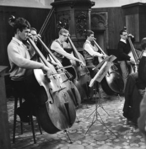 Nederlands Studenten Orkest in Bergen, Noord-Holland, de studenten tijdens de re, Bestanddeelnr 918-6331