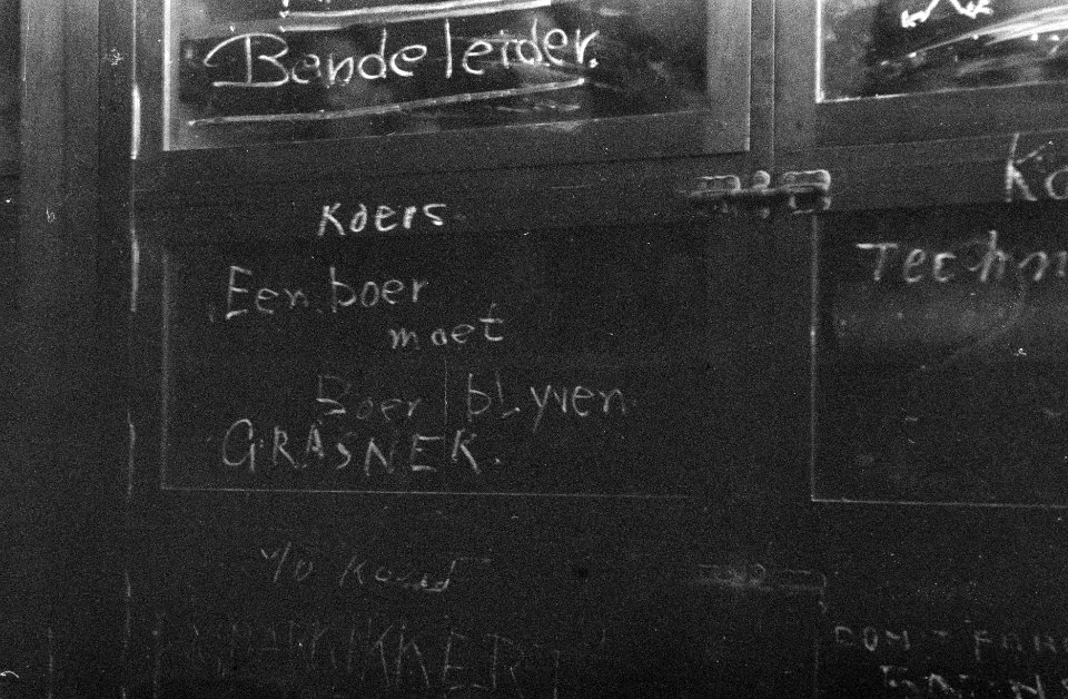Nederlandstalige 'grafitty' op een vrachtwagen , Bestanddeelnr 2-6-5