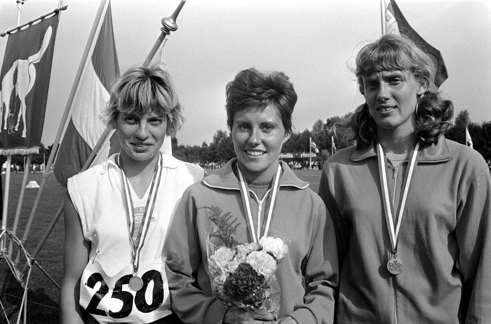 Nederlandse Atletiekkampioenschappen Groningen, 200 meter dames, vlnr. Mieke Ste, Bestanddeelnr 921-5701