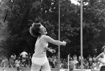 Nederlandse atletiekkampioenschappen in Sittard Ria Stalman tijdens haar winnen, Bestanddeelnr 929-2615