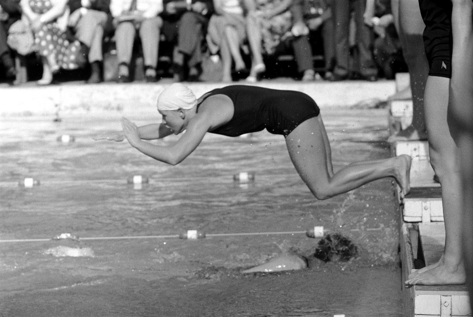 Nederlandse zwemkampioenschappen te Apeldoorn, nr. 7 star D. Koopman 4 x 100 met, Bestanddeelnr 911-4843