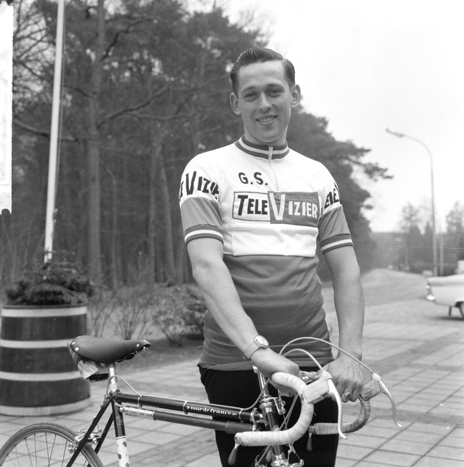 Nederlandse wielerploeg aan Tour de France 1964 gepresenteerd, Dick Groeneweg me, Bestanddeelnr 916-2249