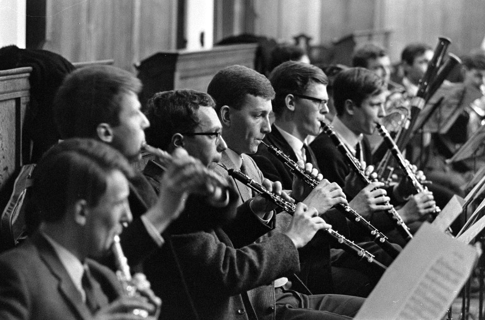Nederlands Studenten Orkest in Bergen, Noord-Holland, studenten tijdens repetiti, Bestanddeelnr 918-6333