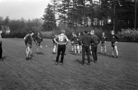 Nederlans elftal gekozen, dat a.s. woensdag tegen Polen zal spelen nr. 2 Jacqu, Bestanddeelnr 922-3812