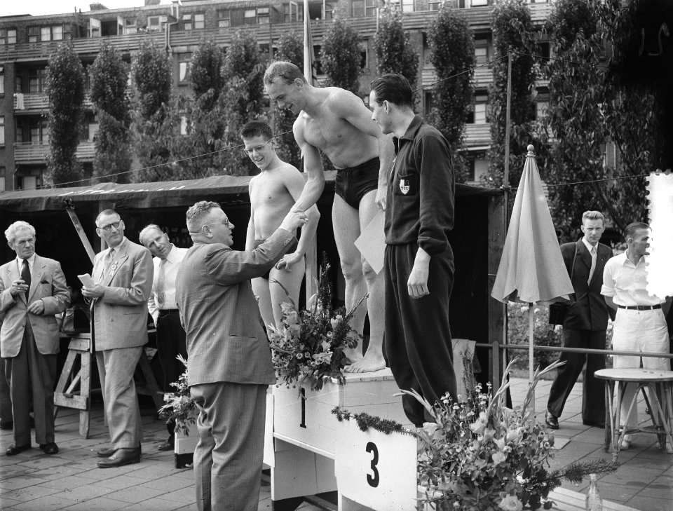 Nederlandse Zwemkampioenschappen Rotterdam 400m vrije slag 1. H. ten Thije 2. El, Bestanddeelnr 905-2763