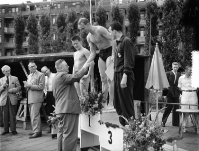 Nederlandse Zwemkampioenschappen Rotterdam 400m vrije slag 1. H. ten Thije 2. El, Bestanddeelnr 905-2763