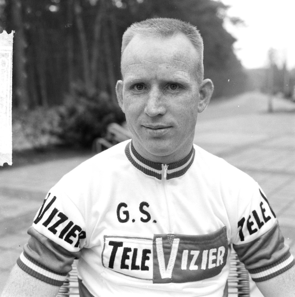Nederlandse wielerploeg aan Tour de France 1964 gepresenteerd, (kop) Piet van Es, Bestanddeelnr 916-2228