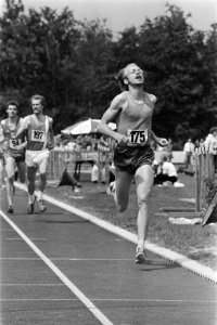 Nederlandse atletiekkampioenschappen in Sittard Evert Hoving wint 800 meter, ac, Bestanddeelnr 929-2612