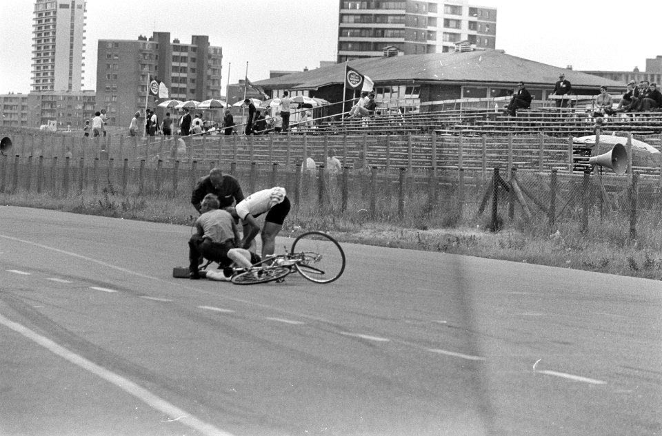 Nederlands Kampioenschap Wielrennen voor Nieuwelingen. Het peleton in aktie op C, Bestanddeelnr 920-5267