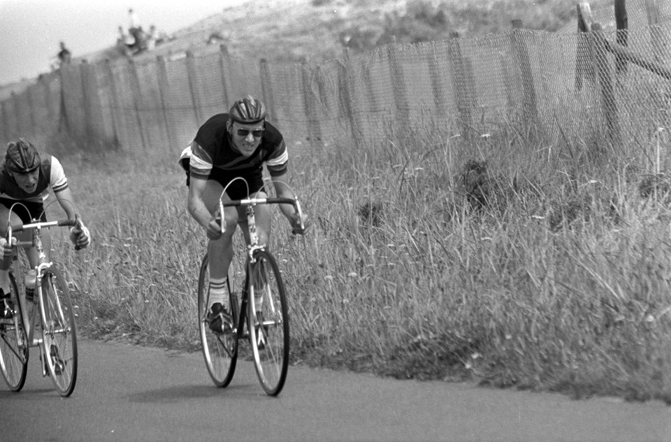 Nederlands Kampioenschap Wielrennen voor Nieuwelingen. Het peleton in aktie op C, Bestanddeelnr 920-5269