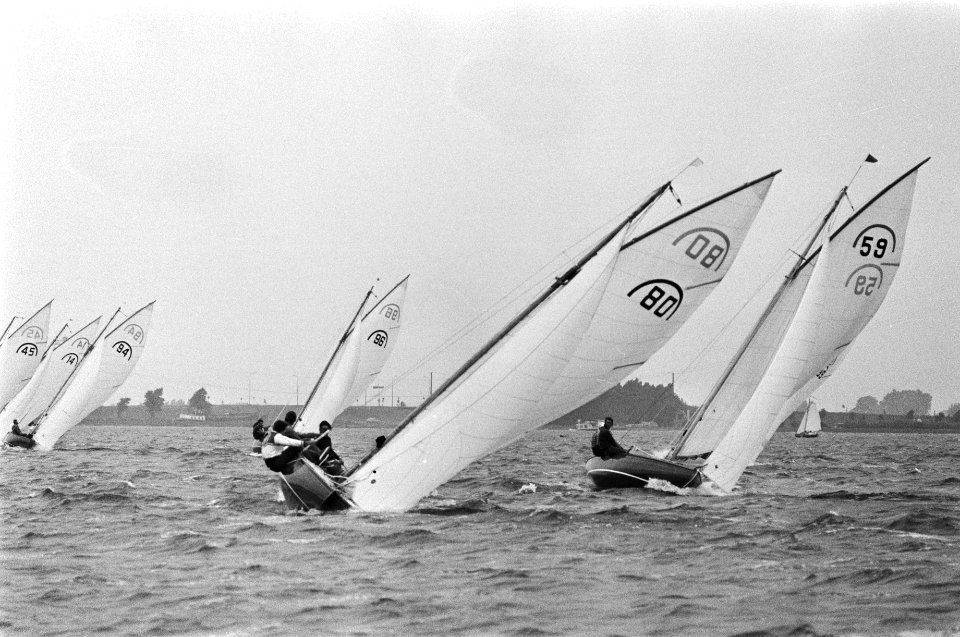 Nederlands Kampioenschap Zeilen, Regenboogklasse op Alkmaardermeer, nummer 59, J, Bestanddeelnr 928-6859