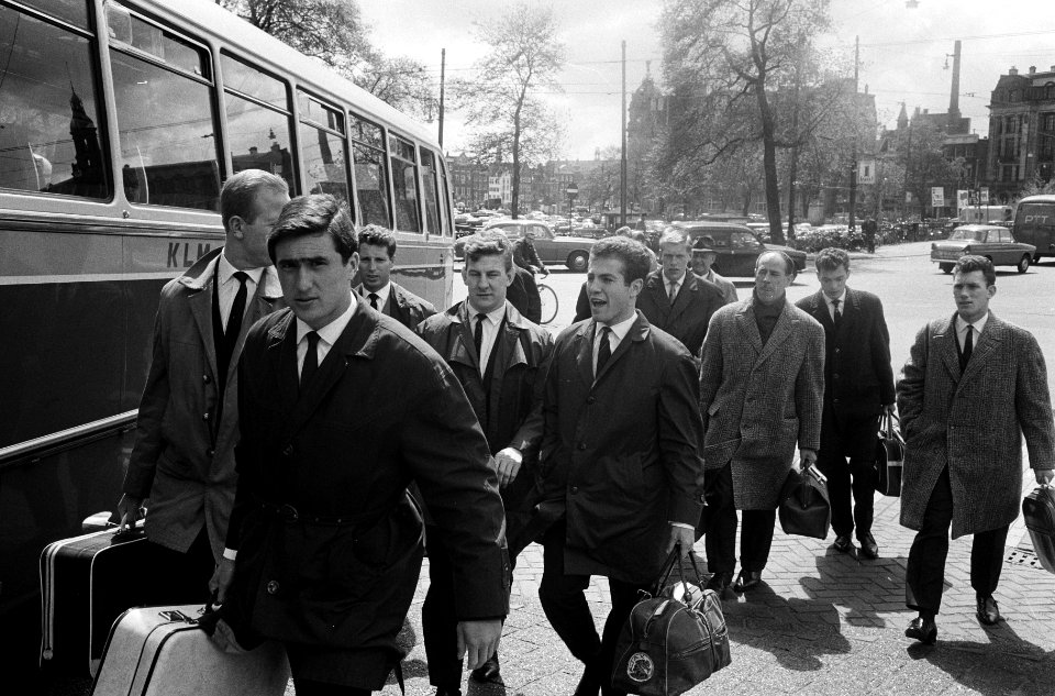 Nederlands elftal naar Oslo (bij stadion), Bestanddeelnr 913-9253