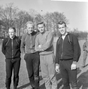 Nederlands elftal tegen Belgie bekend gemaakt vlnr Gerard 'Pummie' Bergholtz, Bestanddeelnr 916-1862