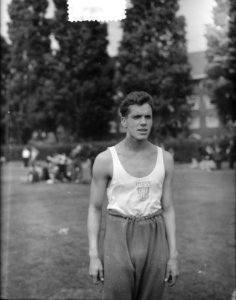 Nederlands Jeugdkampioenschappen Athletiek. E. Kamerbeek , viervoudig kampioen 1, Bestanddeelnr 905-8322