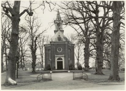 Nederlands Hervormde kerk. Oostzijde, aan de Binnenweg, ziende naar het noordwesten. NL-HlmNHA 54010752