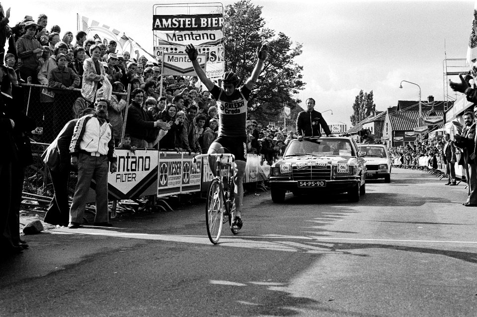 Nederlands Kampioenschap Wielrennen Profs op de weg te Geulle Johan van der Vel, Bestanddeelnr 930-8915