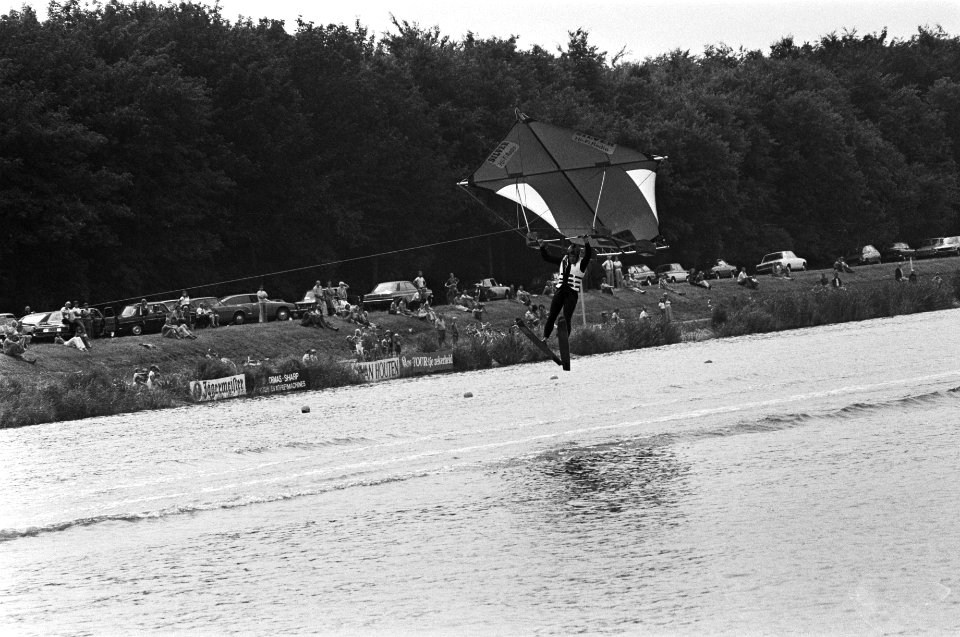 Nederlands Kampioenschappen Waterskien op Bosbaan in Amsterdam, diverse akties, Bestanddeelnr 928-6968