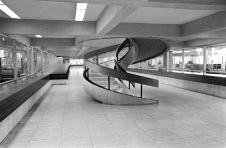 Nederlandse Bank, direkteur bank professor J. Zijlstra . Interieur Nederlandse B, Bestanddeelnr 921-3236
