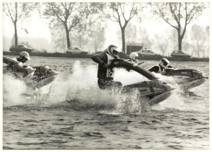 Nederlands kampioenschap jetski op de Molenplas. NL-HlmNHA 54020747