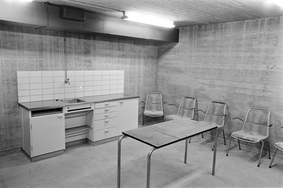 Nederlandse Bank, direkteur bank professor J. Zijlstra . Interieur Nederlandse B, Bestanddeelnr 921-3227