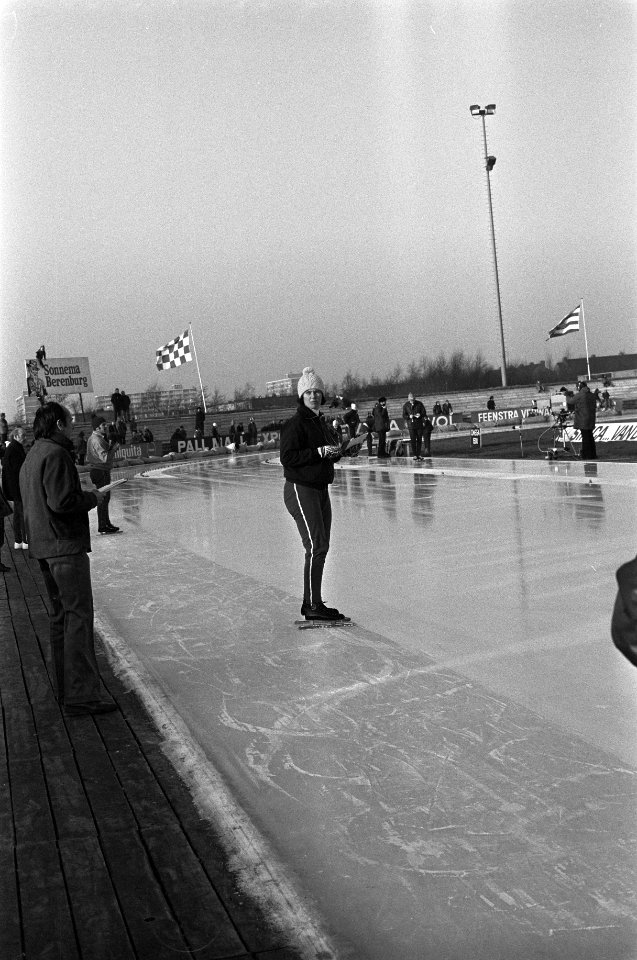 Nederlands kampioenschap schaatsen dames, nummer 10 en 11 Stien Baas Kaiser als , Bestanddeelnr 926-1539