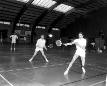 Nederlandse Badmintonkampioenschappen, Ruud van Ginneken (rechts) en Huub van Gi, Bestanddeelnr 919-0357
