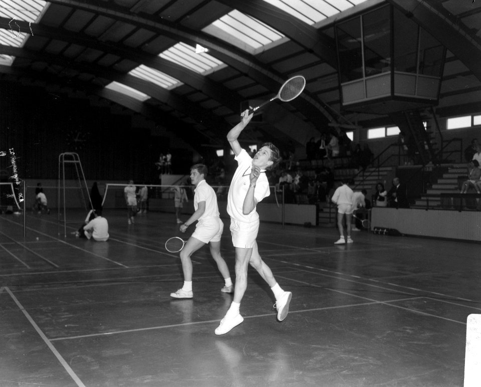 Nederlandse Badmintonkampioenschappen, Boudewijn de Ridder (rechts) en Thijs Vis, Bestanddeelnr 919-0358