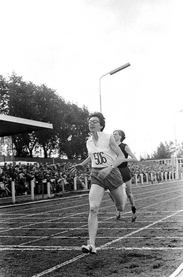 Nederlandse Atletiekkampioenschappen Rotterdam. Nummer 6 M. Gommers finale 800m , Bestanddeelnr 920-5979