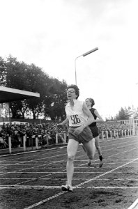 Nederlandse Atletiekkampioenschappen Rotterdam. Nummer 6 M. Gommers finale 800m , Bestanddeelnr 920-5979