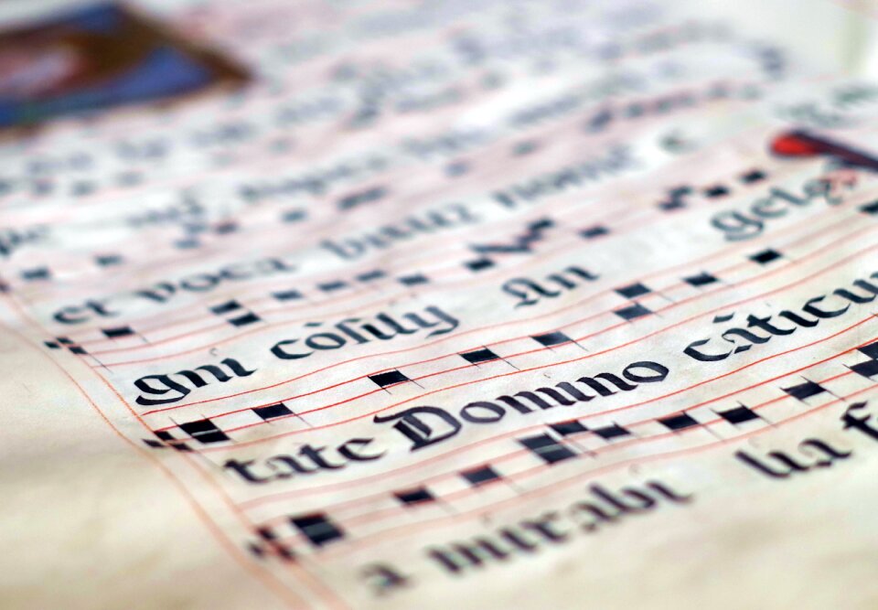 Medieval singing illuminations