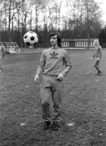 Nederlands elftalselectie traint in Zeist nr 13, 14 Willy van der Kuylen tijde, Bestanddeelnr 927-5907