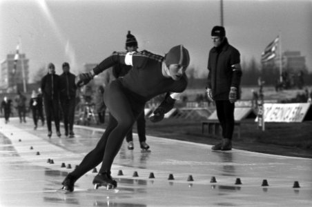 Nederlands kampioenschap schaatsen voor amateurs, Jos Valentijn in aktie, Bestanddeelnr 926-1534