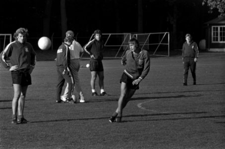Nederlands elftal traint voor wedstrijd tegen DDR te Zeist, Bestanddeelnr 925-0147