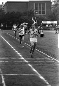 Nederlandse Atletiekkampioenschappen te Den Haag , Anneke de Lange (kop), Bestanddeelnr 926-5475