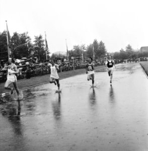 Nederlandse Atletiekkampioenschappen te Den Haag in de regen, Bestanddeelnr 926-5479