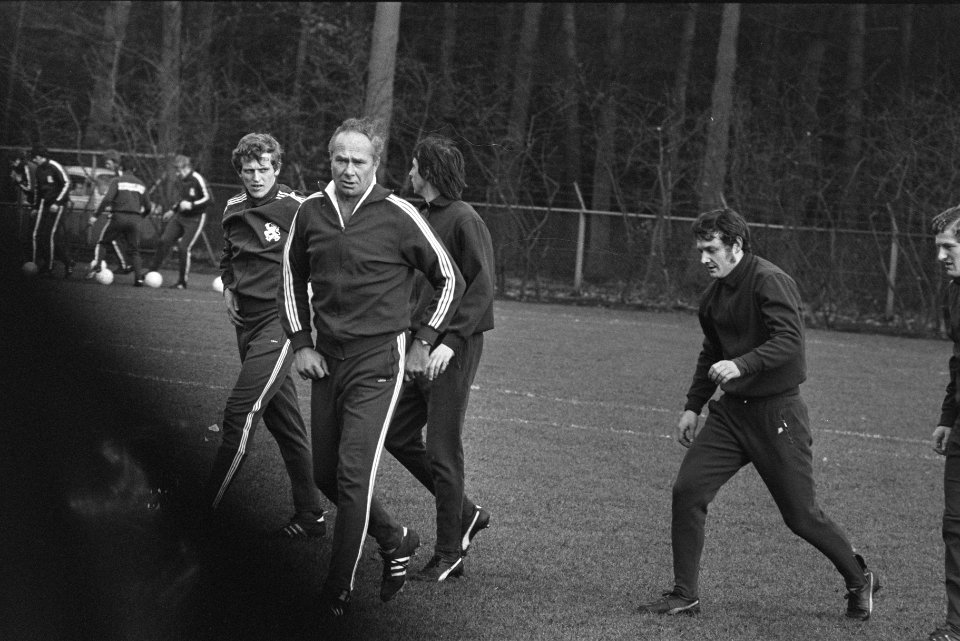 Nederlands elftal traint voor wedstrijd tegen Luxemburg, in Zeist, Bestanddeelnr 924-2920