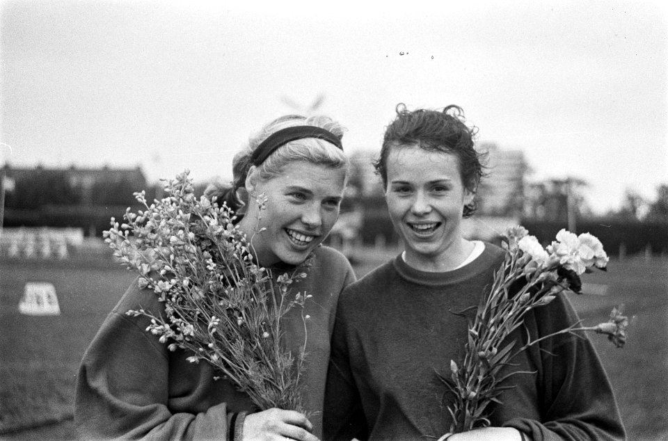 Nederlandse Athletiekkampioenschappen op Nenijtobaan Rotterdam 80m horden dames, Bestanddeelnr 915-4165