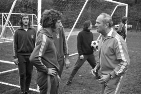 Nederlands elftal traint in Zeist, Fadrhone traint Mansveld, Bestanddeelnr 925-9878