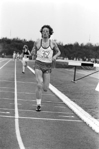 Nederlandse atletiekkampioenschappen 1974 op Papendal Jos Hermens wint de 500 m, Bestanddeelnr 927-3669
