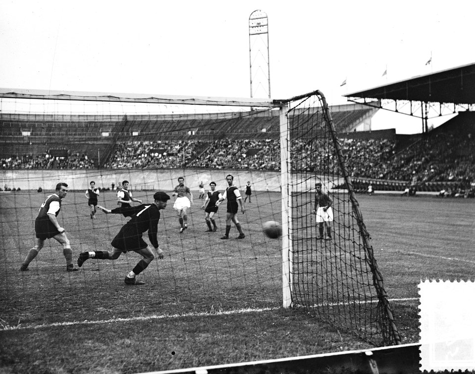 Nederlands elftal tegen Rapid. Spelmoment, Bestanddeelnr 905-2095