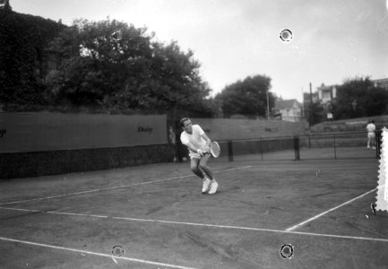 Nederlandse tenniskampioenschappen METS-banen, Tom Okker in actie, Bestanddeelnr 916-7618