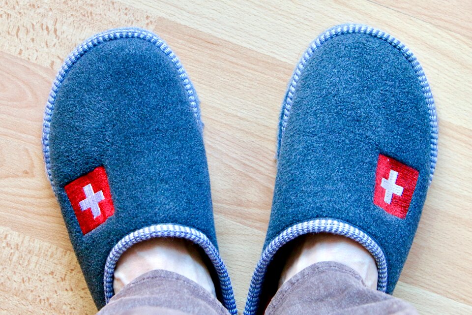 Slippers felt swiss cross