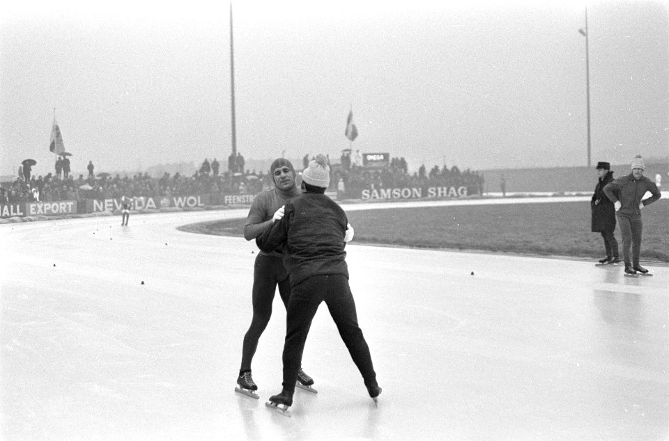 Nederlandse Schaatskampioenschappen te Heerenveen een vermoeide Kees Verkerk in, Bestanddeelnr 922-0096