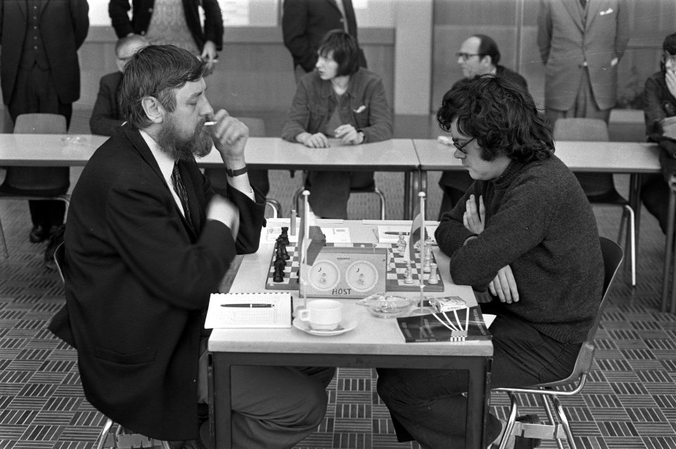 Nederlandse schakers Jan Hein Donner (l) en Hans Ree, Bestanddeelnr 925-6571