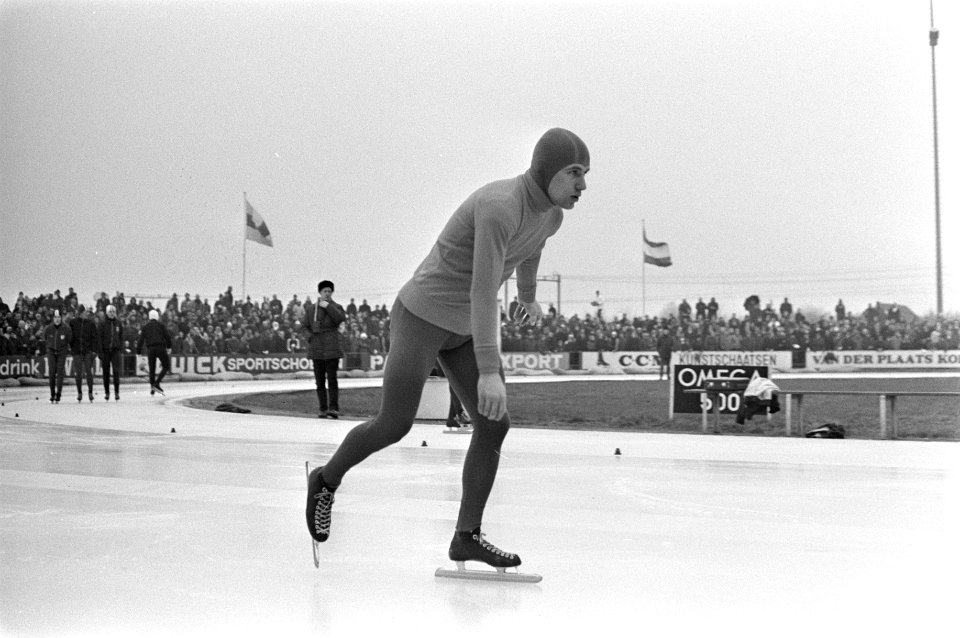 Nederlandse Schaatskampioenschappen te Heerenveen nr. 17 Kees Verkerk in aktie, Bestanddeelnr 922-0103