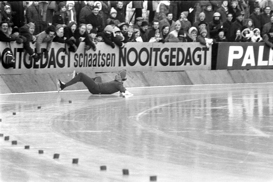Nederlandse schaatskampioenschappen Deventer dames en heren Ronnie Nooitgedagt v, Bestanddeelnr 925-2921