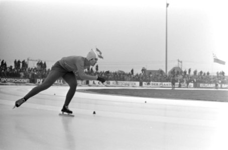 Nederlandse Schaatskampioenschappen te Heerenveen nr. 5 Stien Kaiser in aktie, Bestanddeelnr 922-0108