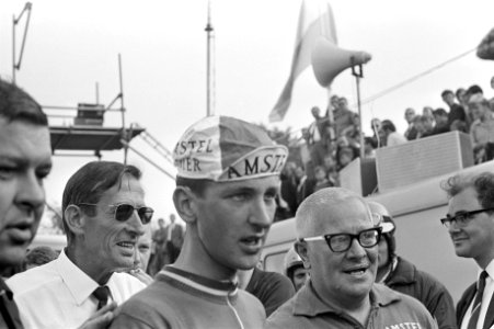 Nederlandse wielerkampioenschappen op de weg te Beek amateurs. Den Hertog na zij, Bestanddeelnr 921-5431