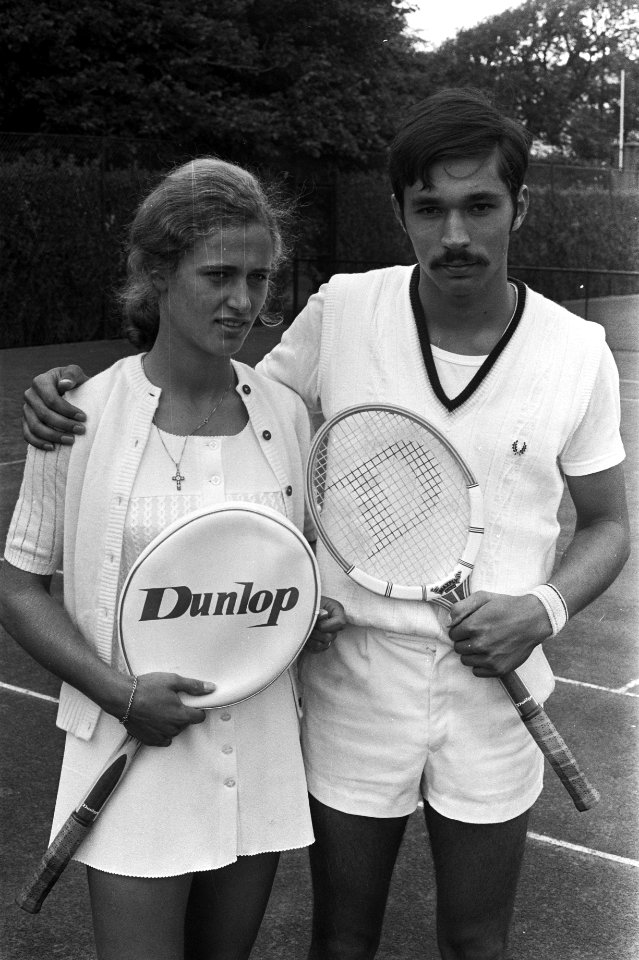 Nederlandse Tenniskampioenschappen te Scheveningen, Rolf Thung en Elly Appel (ko, Bestanddeelnr 925-8187
