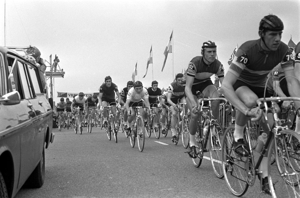 Nederlandse wielerkampioenschappen op de weg te Beek amateurs. Rennersveld, Bestanddeelnr 921-5429